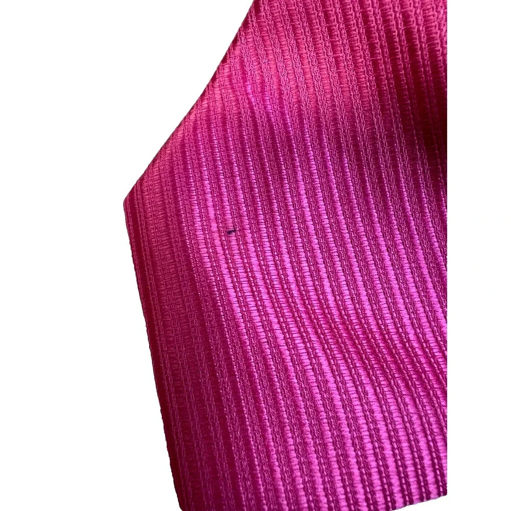 GUCCI‎ Men's Necktie Bright Pink Textured Silk 4' x 59